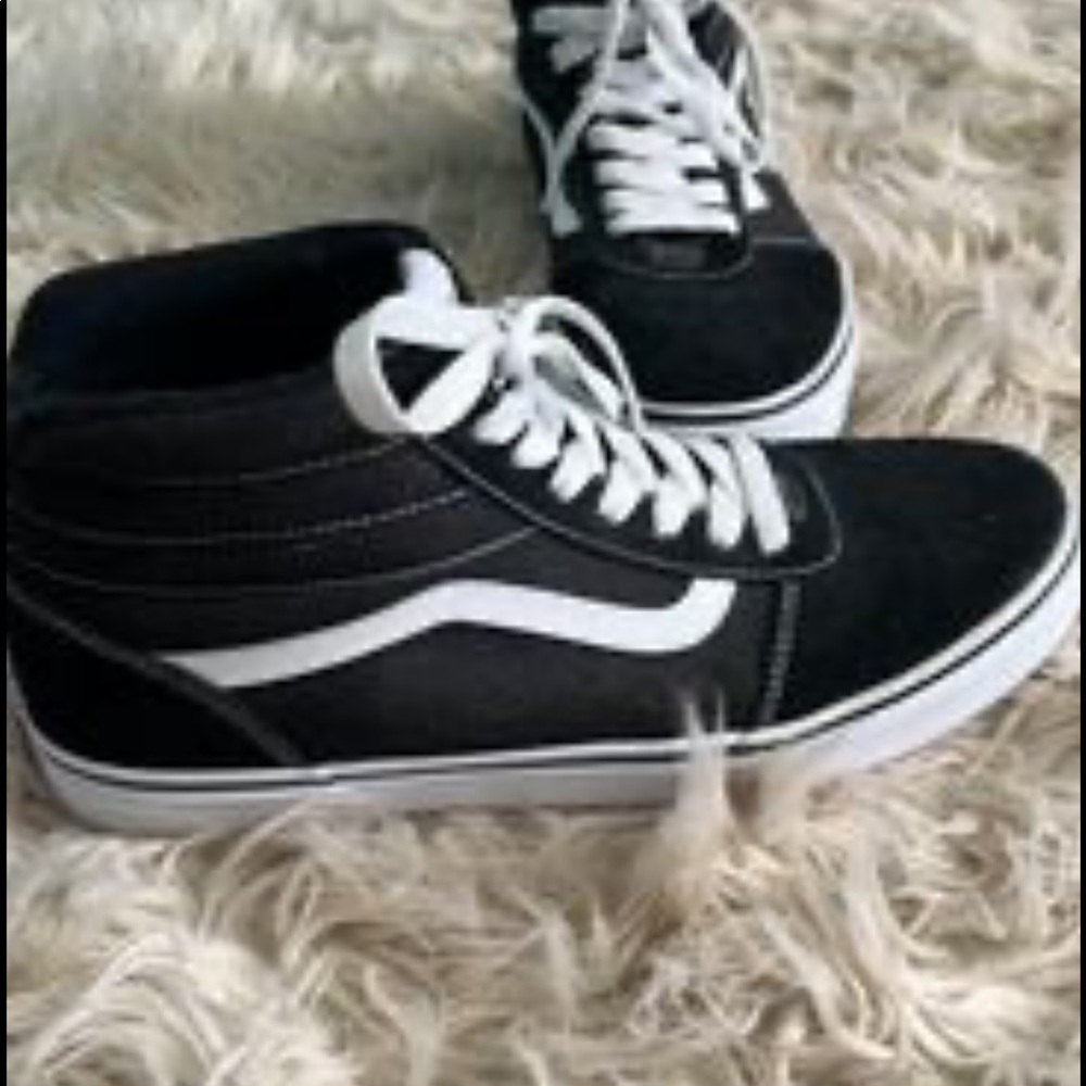 Vans - Picture 3 of 3